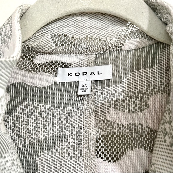 Koral Gray Camo Mesh Full Zip Hooded Jacket (XS) - Picture 5 of 10